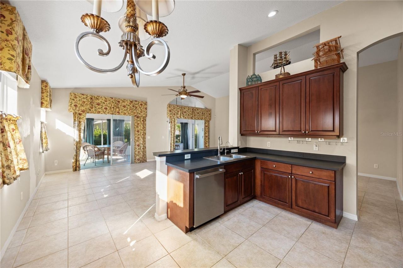 6506 42nd Street E, Sarasota, FL 34243 Photo