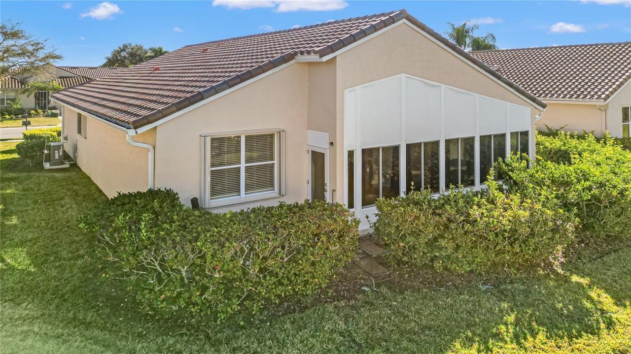 6506 42nd Street E, Sarasota, FL 34243 Photo