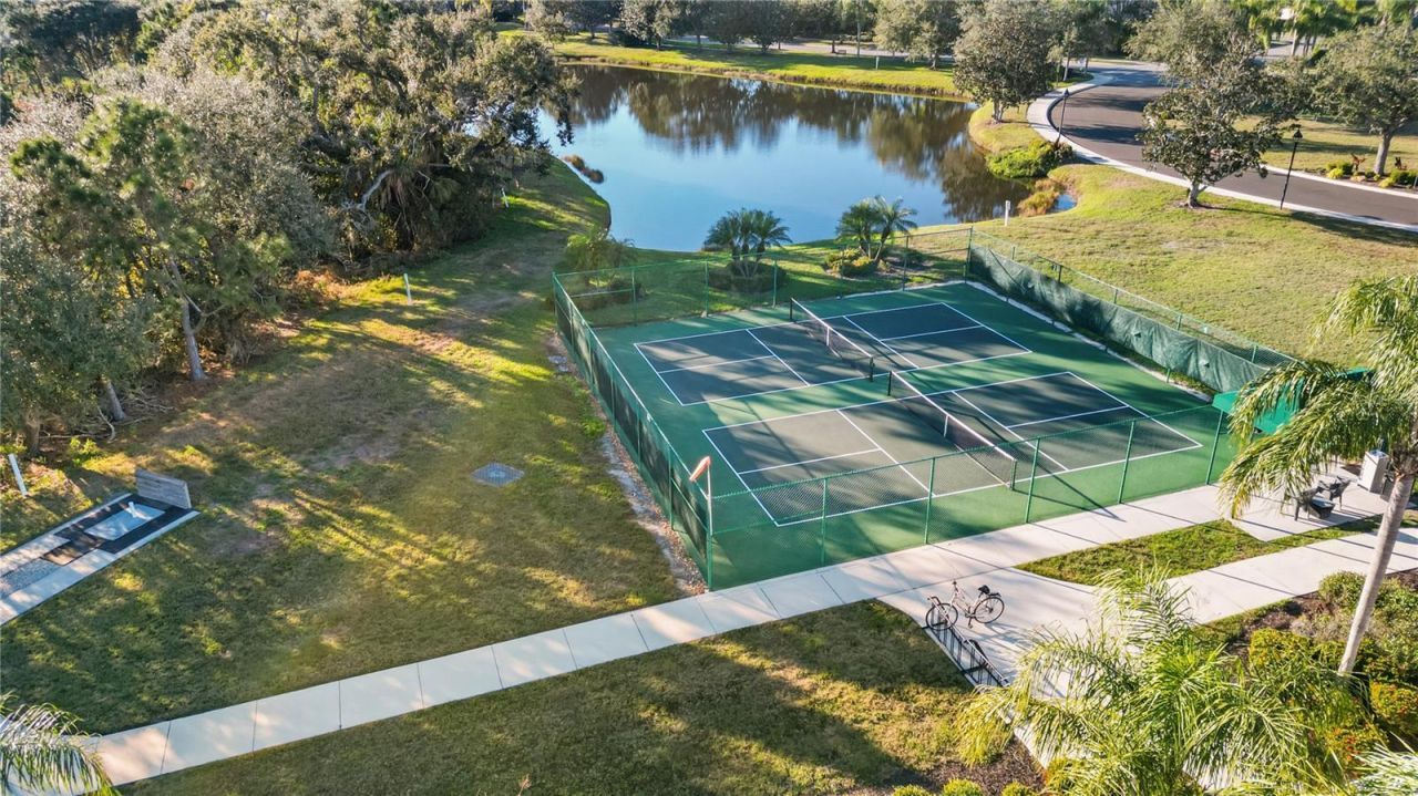 6506 42nd Street E, Sarasota, FL 34243 Photo