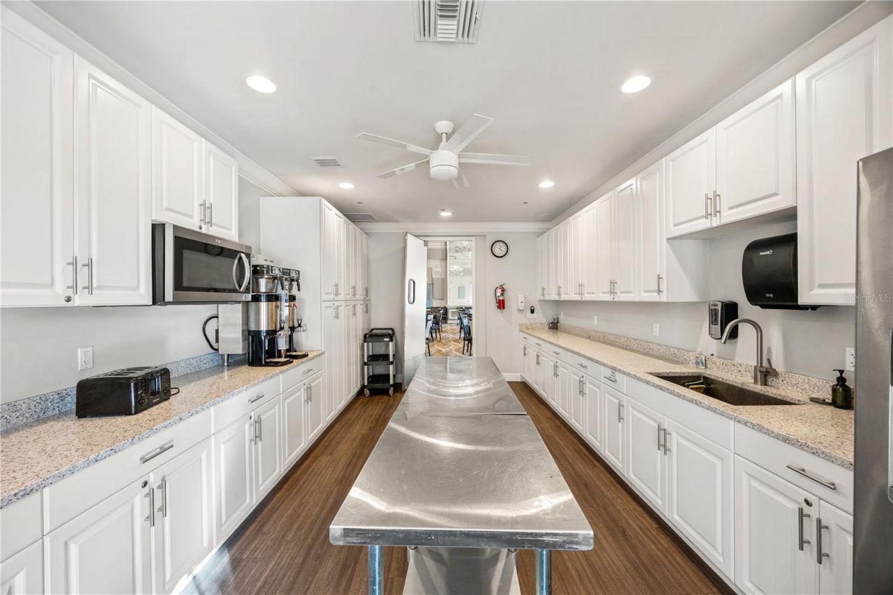 6506 42nd Street E, Sarasota, FL 34243 Photo