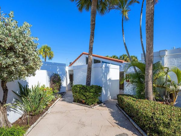 1585 TARPON CENTER DRIVE, Unit 31, VENICE, FL 34285