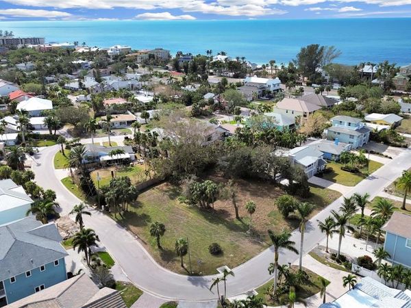 116 6TH STREET, BELLEAIR BEACH, FL 33786