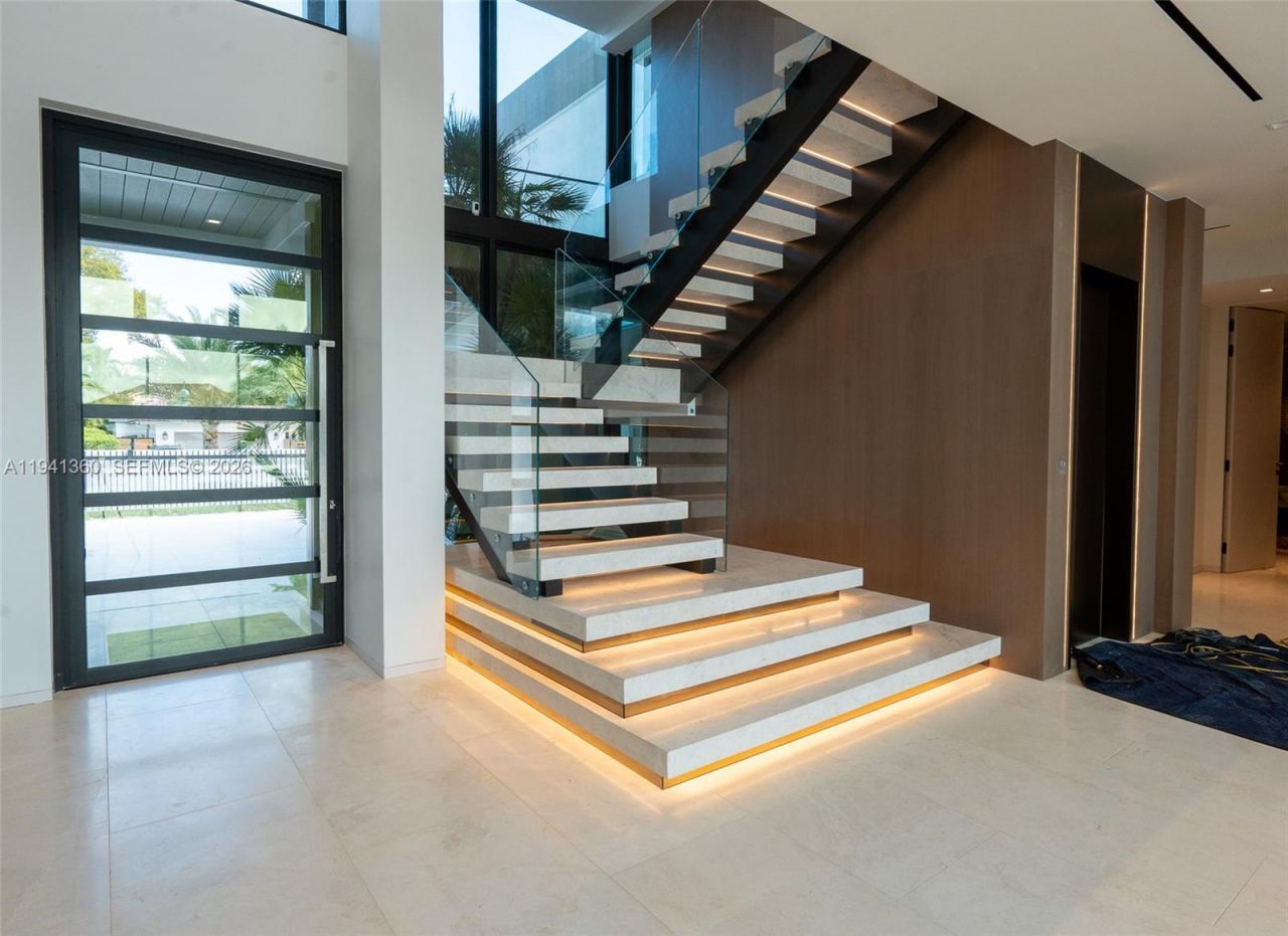 725 Middle River Dr, Fort Lauderdale, FL 33304 Photo