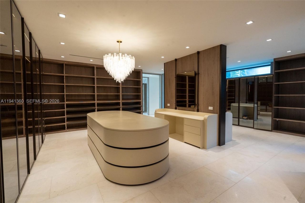 725 Middle River Dr, Fort Lauderdale, FL 33304 Photo