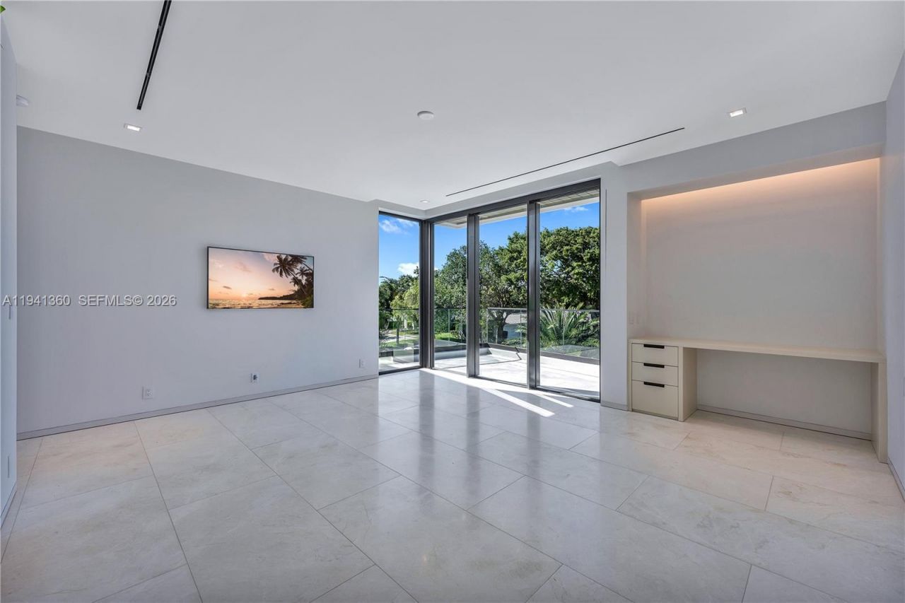 725 Middle River Dr, Fort Lauderdale, FL 33304 Photo