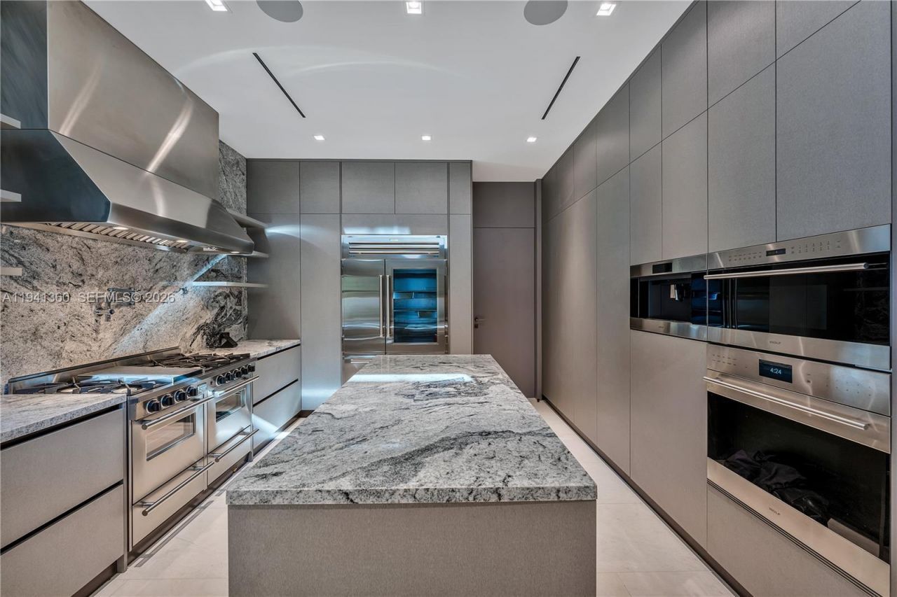 725 Middle River Dr, Fort Lauderdale, FL 33304 Photo