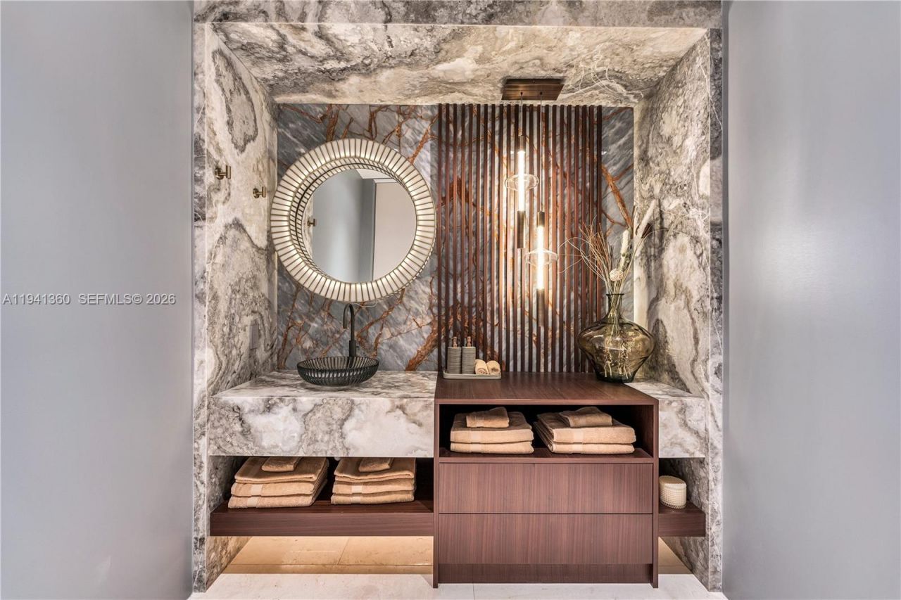 725 Middle River Dr, Fort Lauderdale, FL 33304 Photo