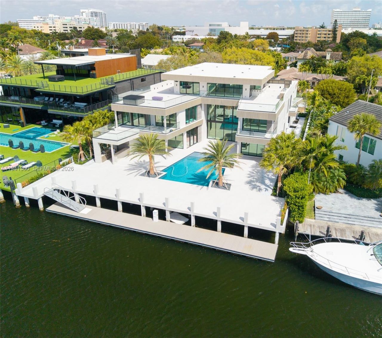 725 Middle River Dr, Fort Lauderdale, FL 33304 Photo