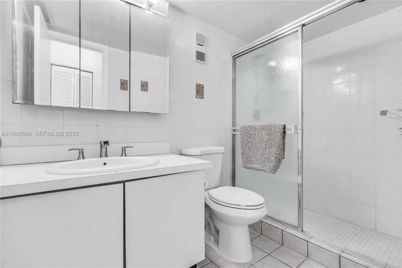 9273 Collins Ave, Unit 503, Surfside, FL 33154 Photo