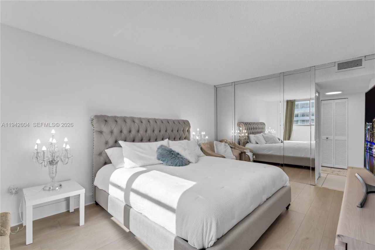 9273 Collins Ave, Unit 503, Surfside, FL 33154 Photo