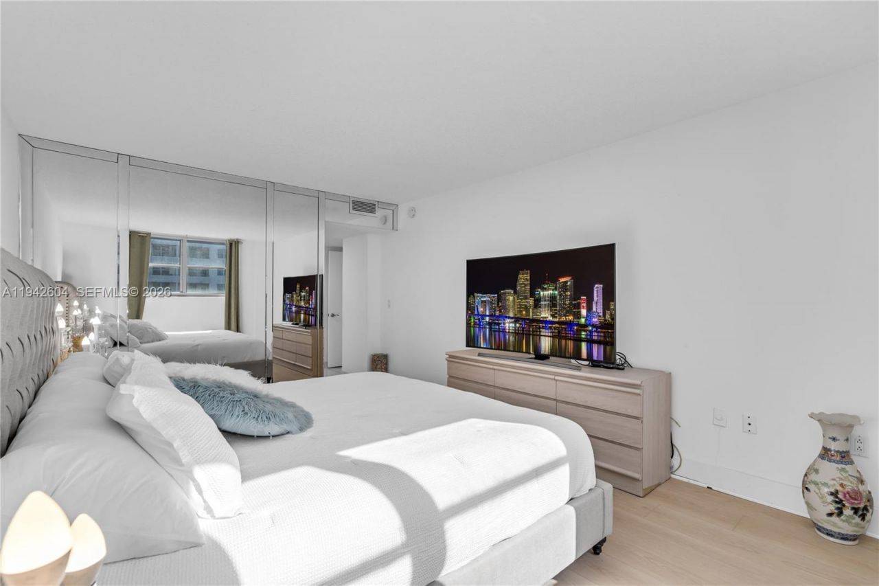 9273 Collins Ave, Unit 503, Surfside, FL 33154 Photo