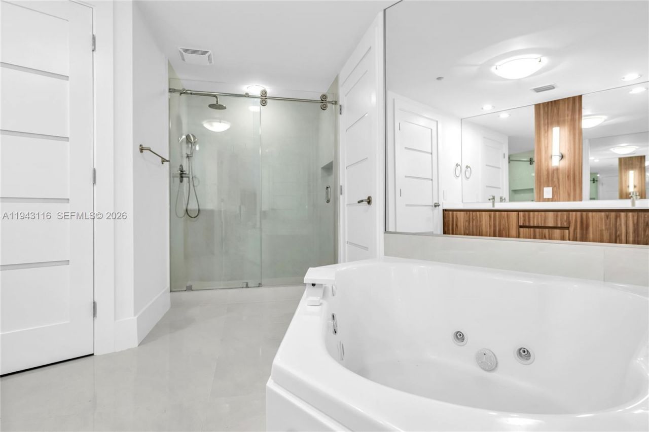 18911 Collins Ave, Unit 1003, Sunny Isles Beach, FL 33160 Photo