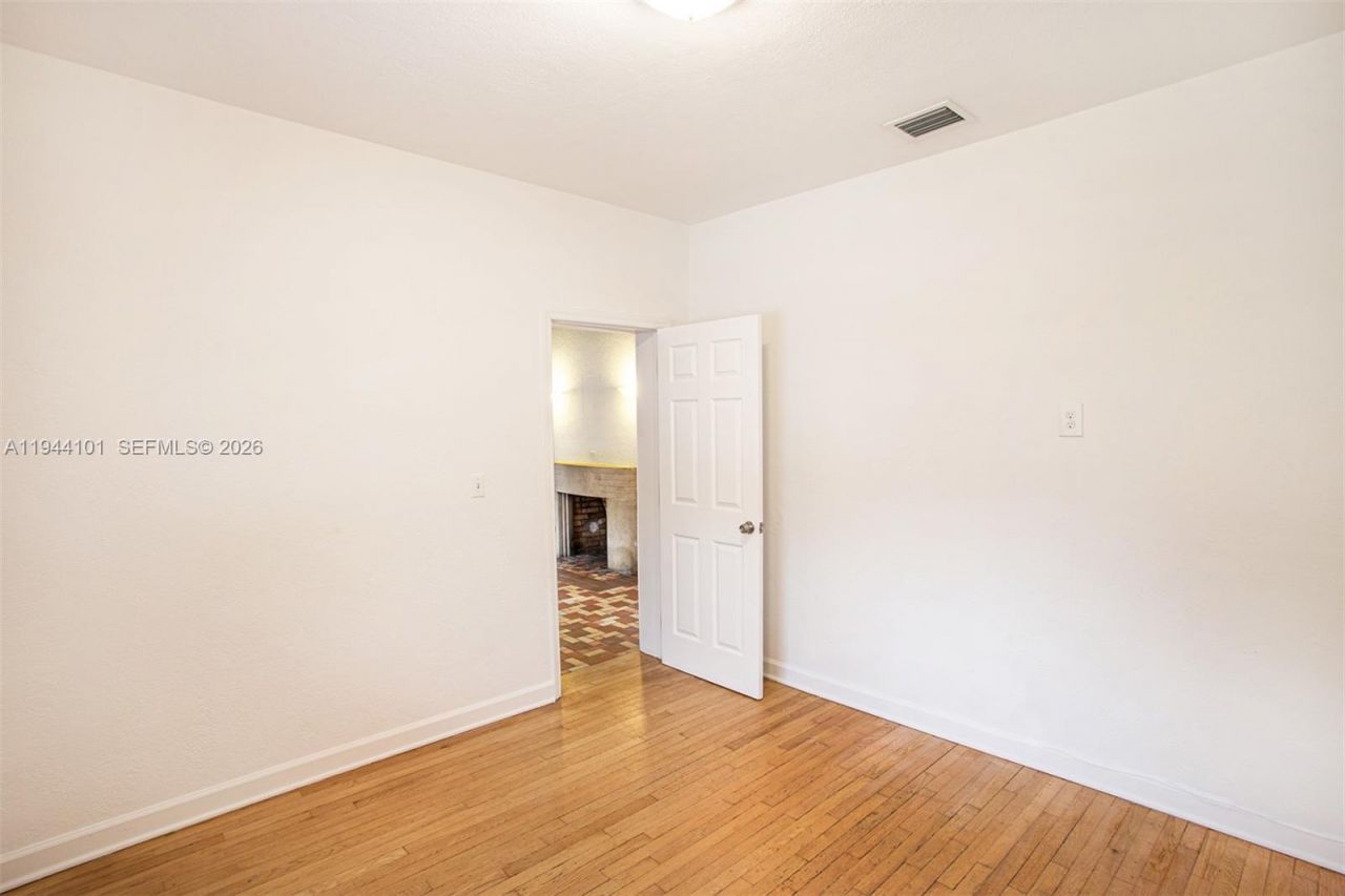 236 SW 28th Rd, Miami, FL 33129 Photo