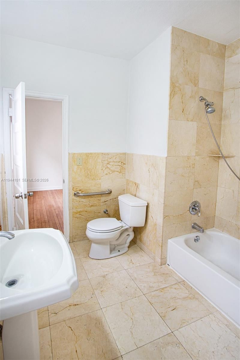 236 SW 28th Rd, Miami, FL 33129 Photo