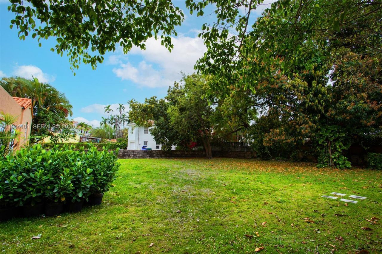 236 SW 28th Rd, Miami, FL 33129 Photo