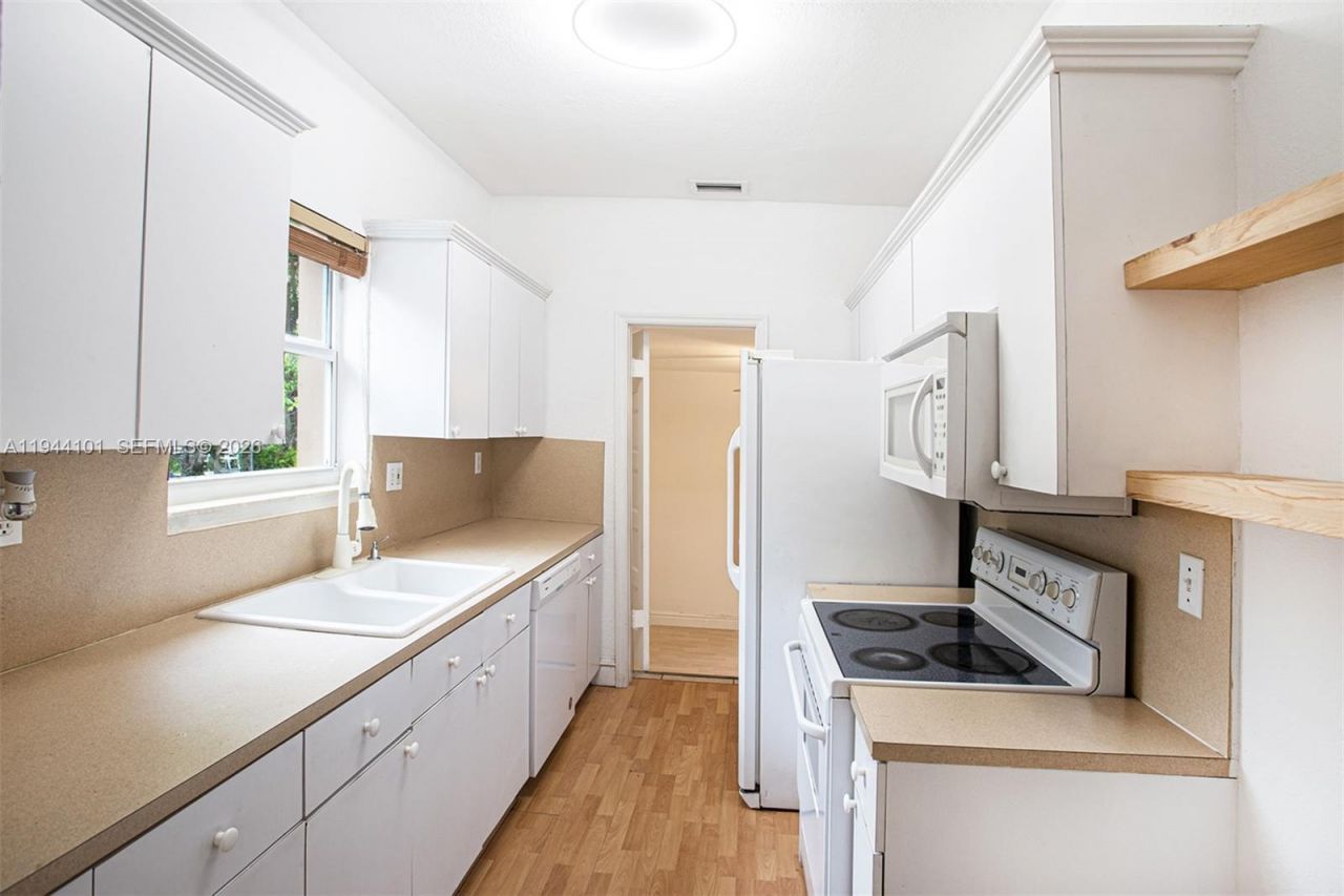 236 SW 28th Rd, Miami, FL 33129 Photo