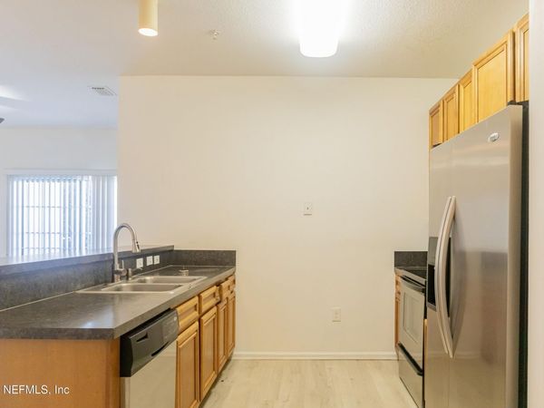 8226 GREEN PARROT Road, Unit 105, Jacksonville, FL 32256