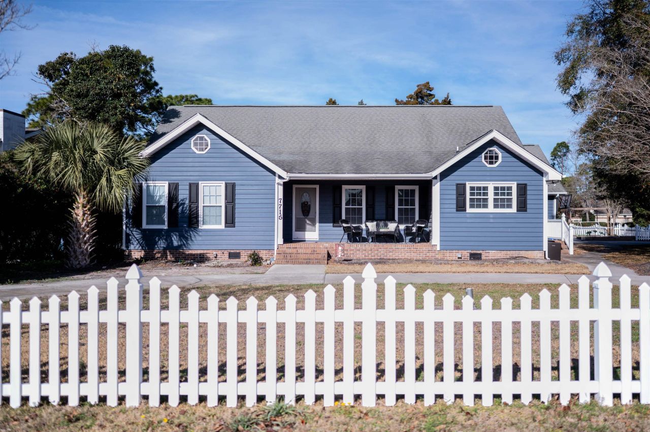 7715 Woodland Dr. Photo 1