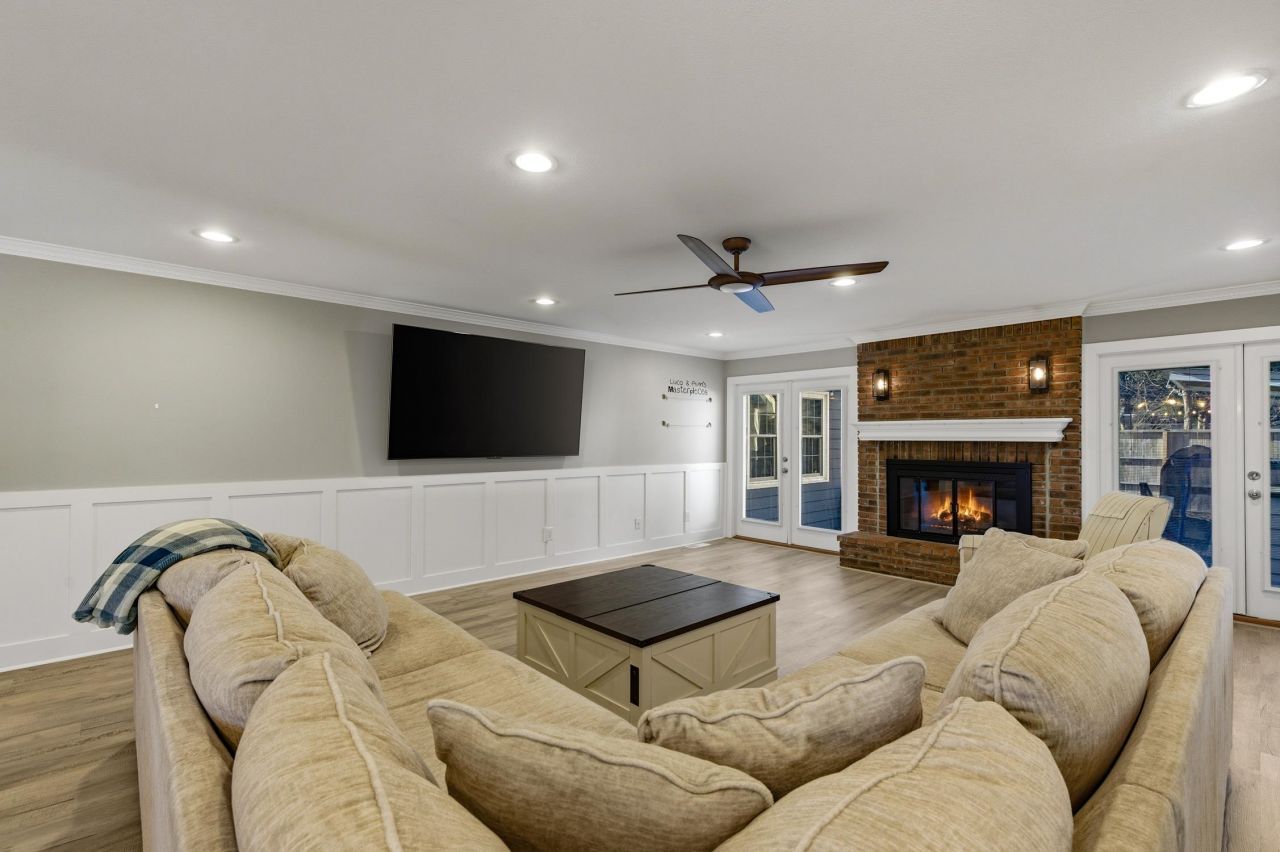 7715 Woodland Dr. Photo 10