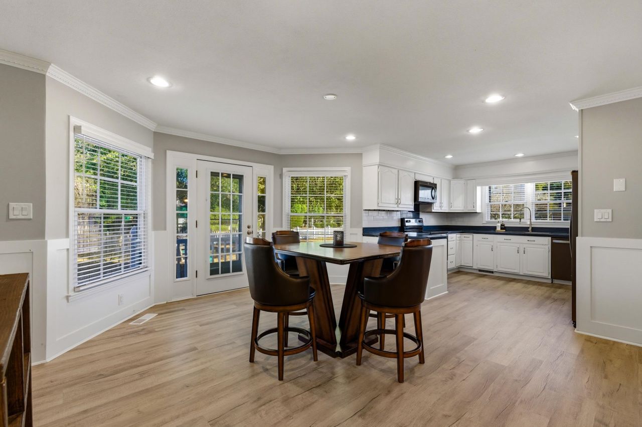 7715 Woodland Dr. Photo 11