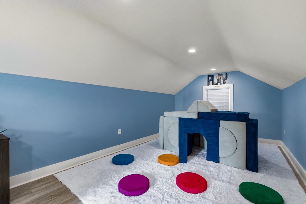 7715 Woodland Dr. Photo 25