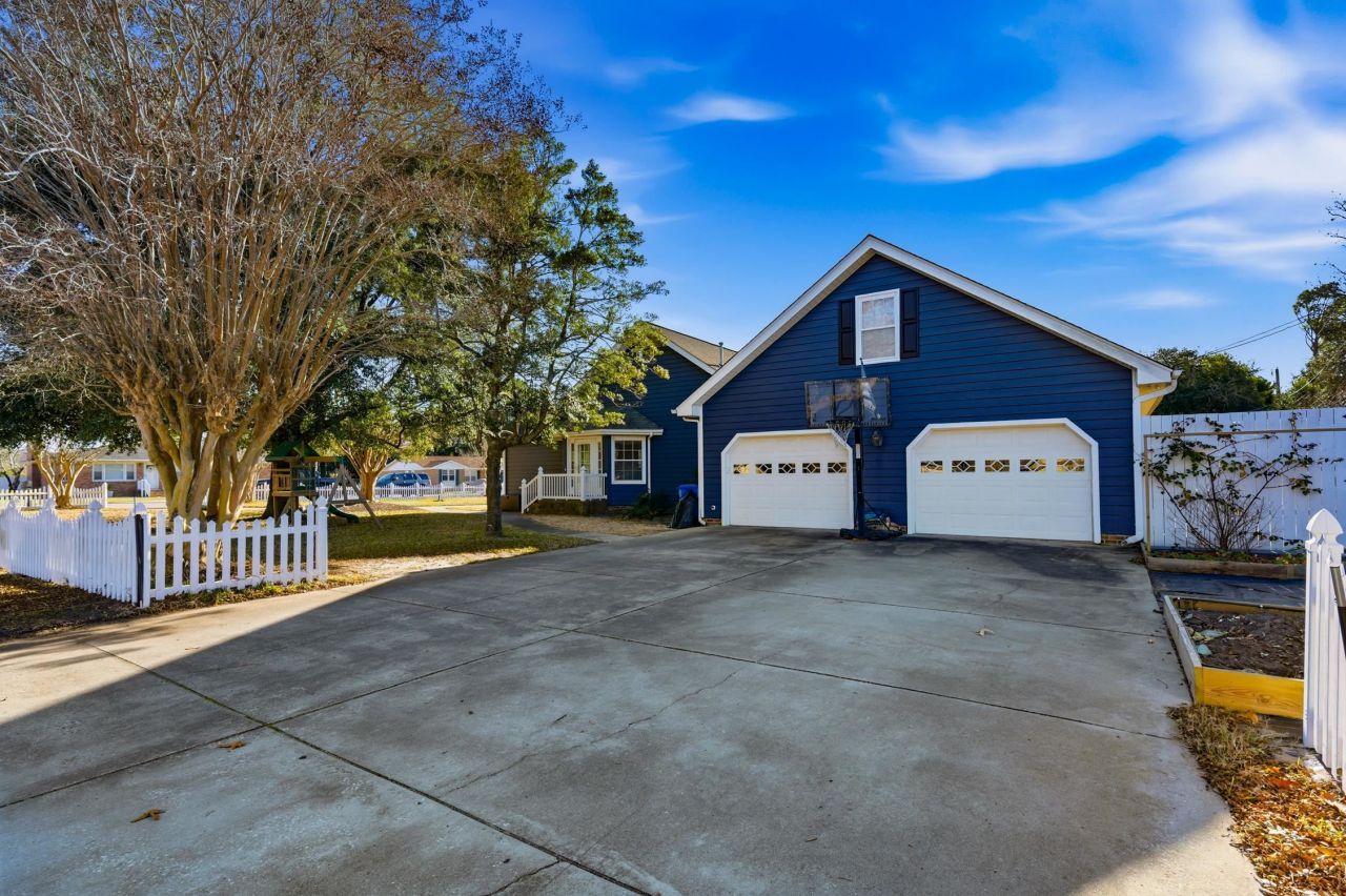 7715 Woodland Dr. Photo 31