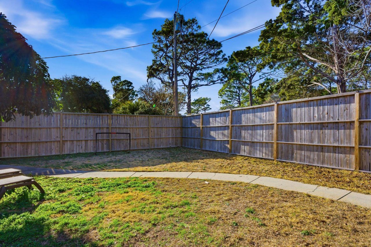 7715 Woodland Dr. Photo 33