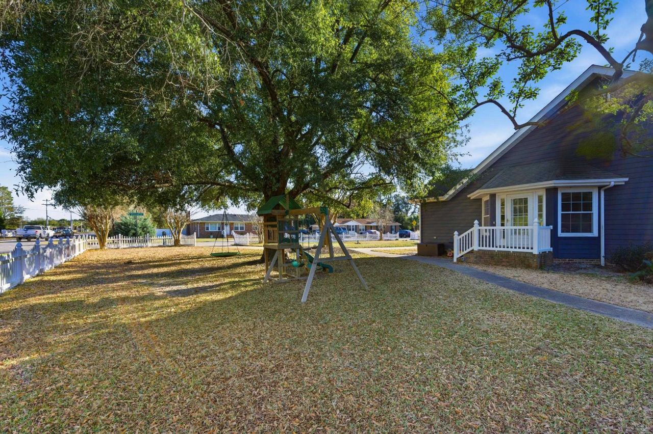 7715 Woodland Dr. Photo 37