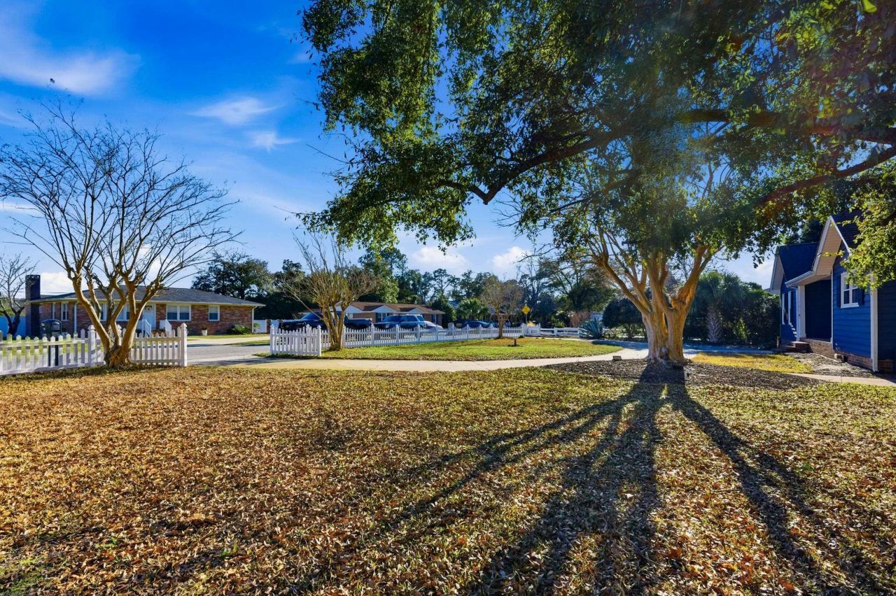 7715 Woodland Dr. Photo 38