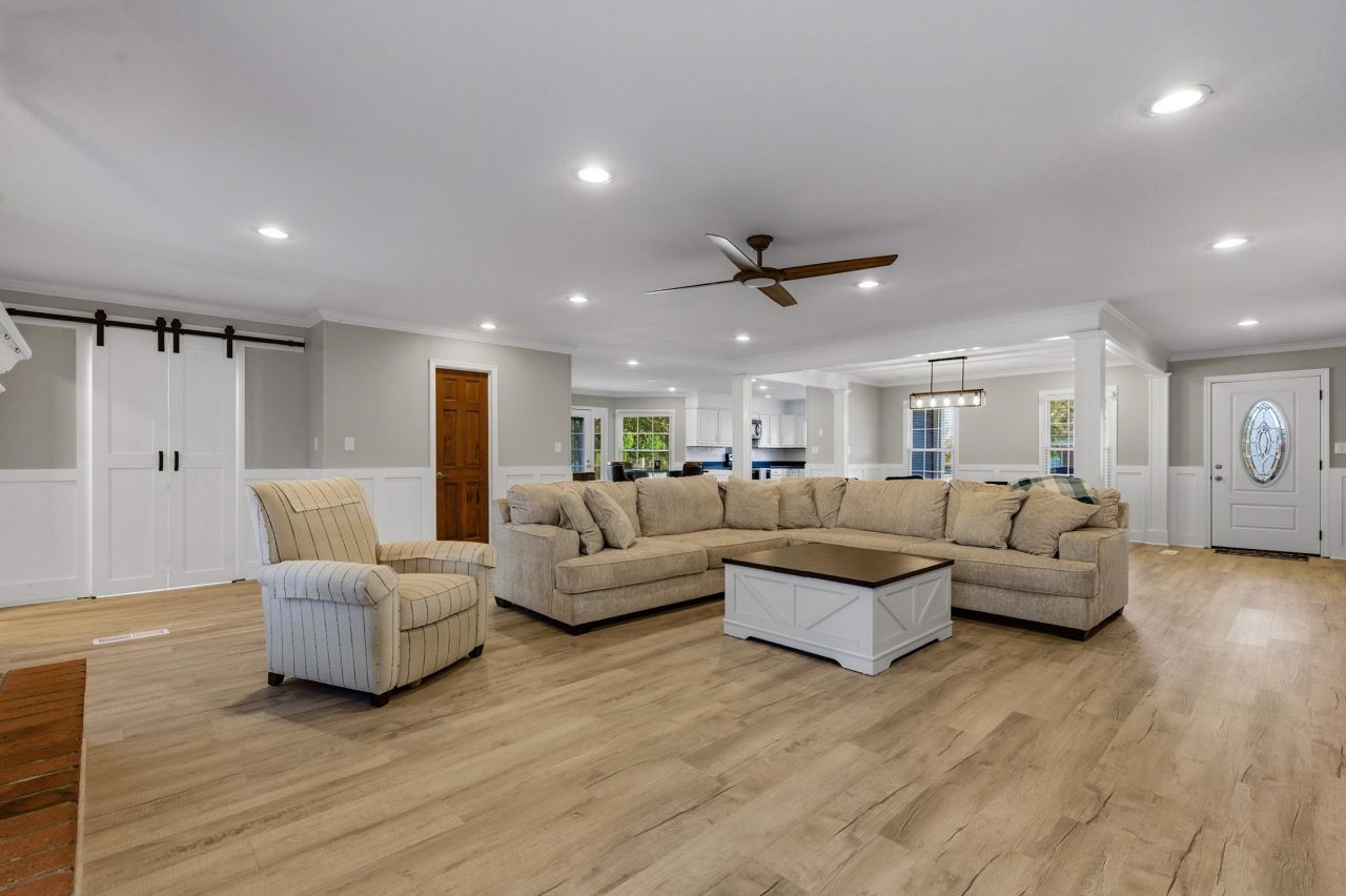 7715 Woodland Dr. Photo 7