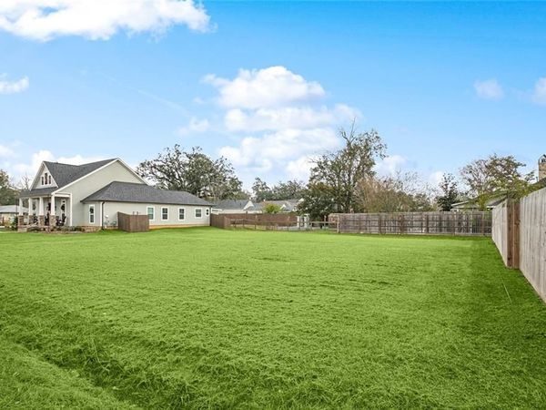 306 N LINDEN Street, Hammond, LA 70401