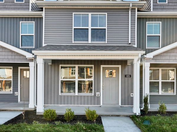 105 Quarry Point Dr, Clarksville, TN 37043