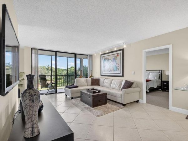 6797 Willow Wood Drive, Unit 6041, Boca Raton, FL 33434