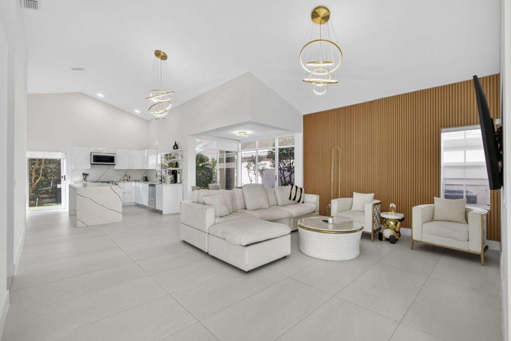 18 Selby Lane, Palm Beach Gardens, FL 33418 Photo