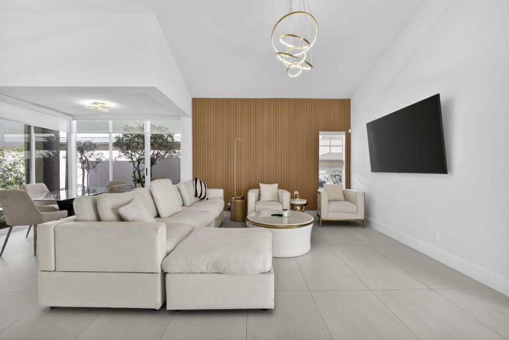 18 Selby Lane, Palm Beach Gardens, FL 33418 Photo