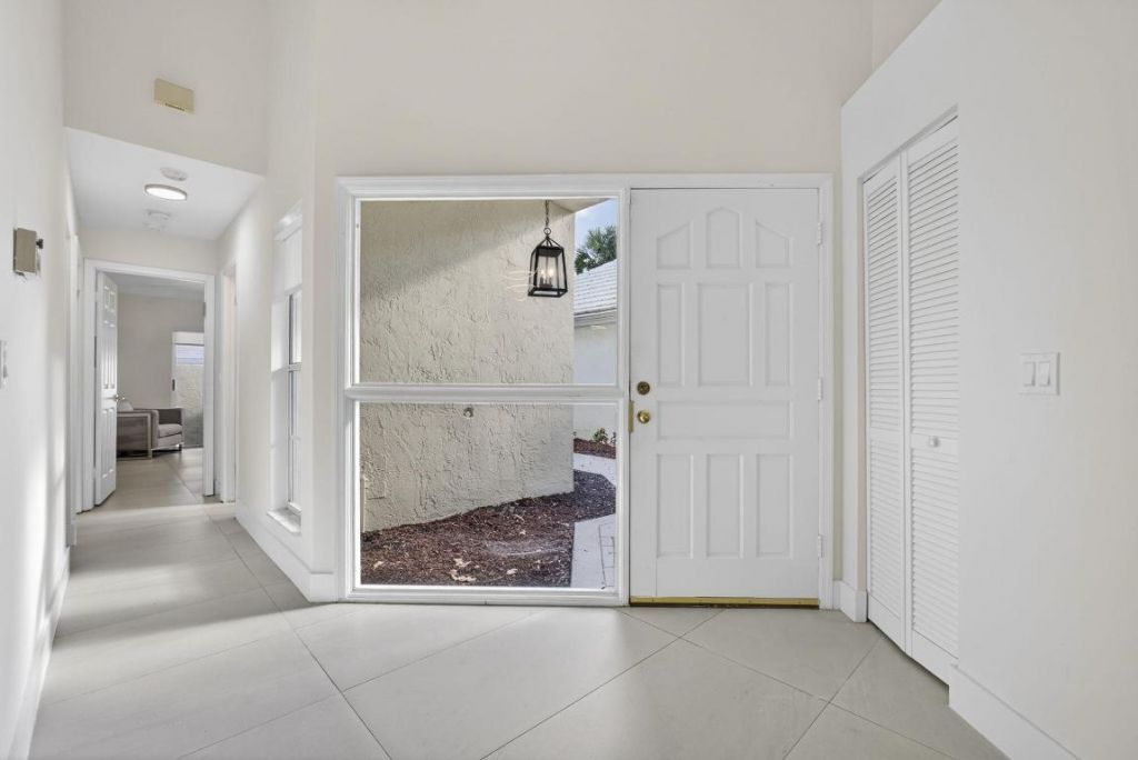 18 Selby Lane, Palm Beach Gardens, FL 33418 Photo