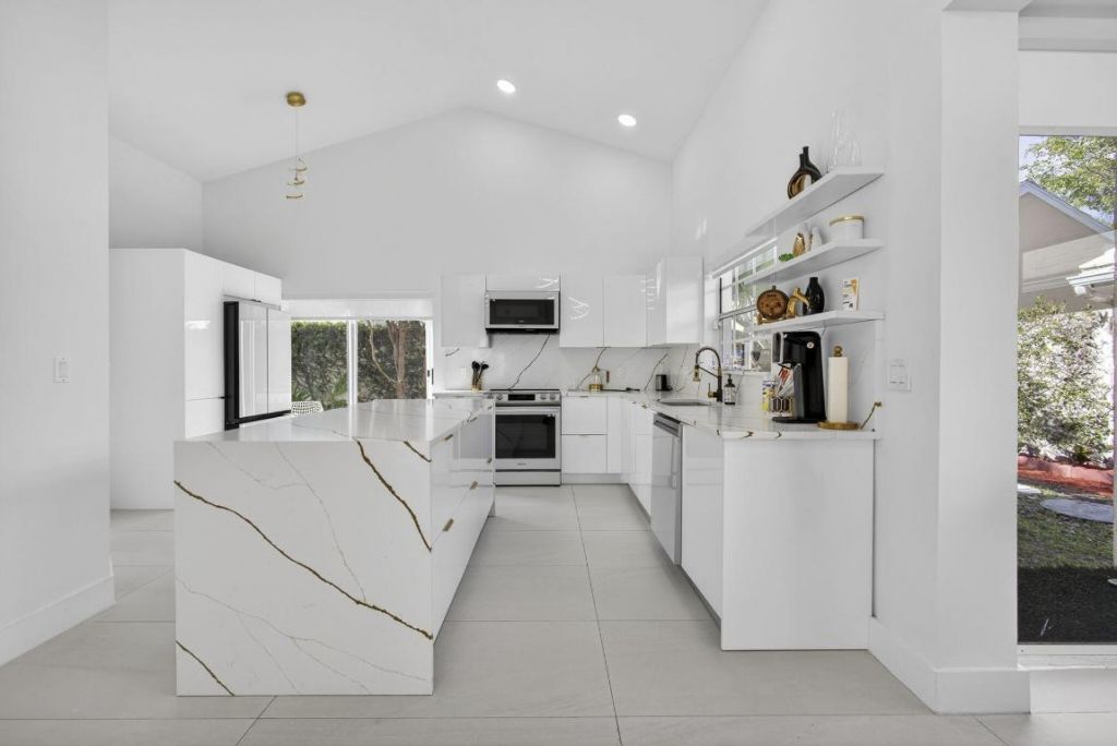 18 Selby Lane, Palm Beach Gardens, FL 33418 Photo