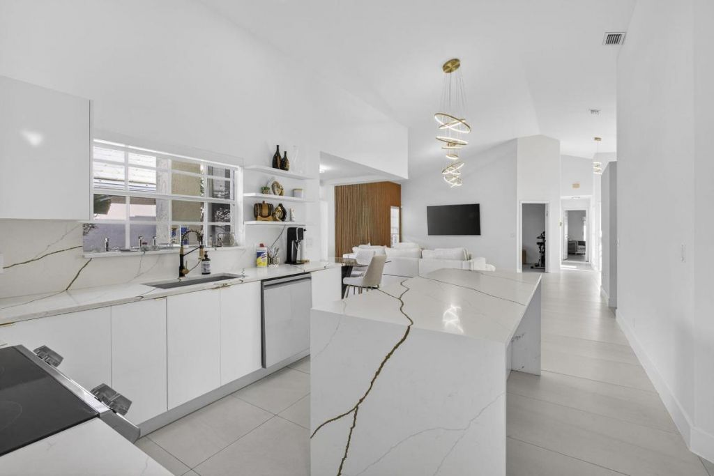 18 Selby Lane, Palm Beach Gardens, FL 33418 Photo