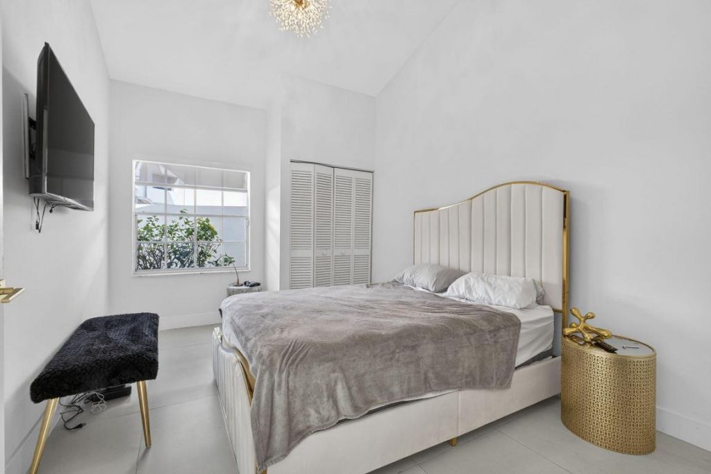 18 Selby Lane, Palm Beach Gardens, FL 33418 Photo