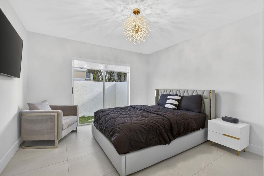 18 Selby Lane, Palm Beach Gardens, FL 33418 Photo