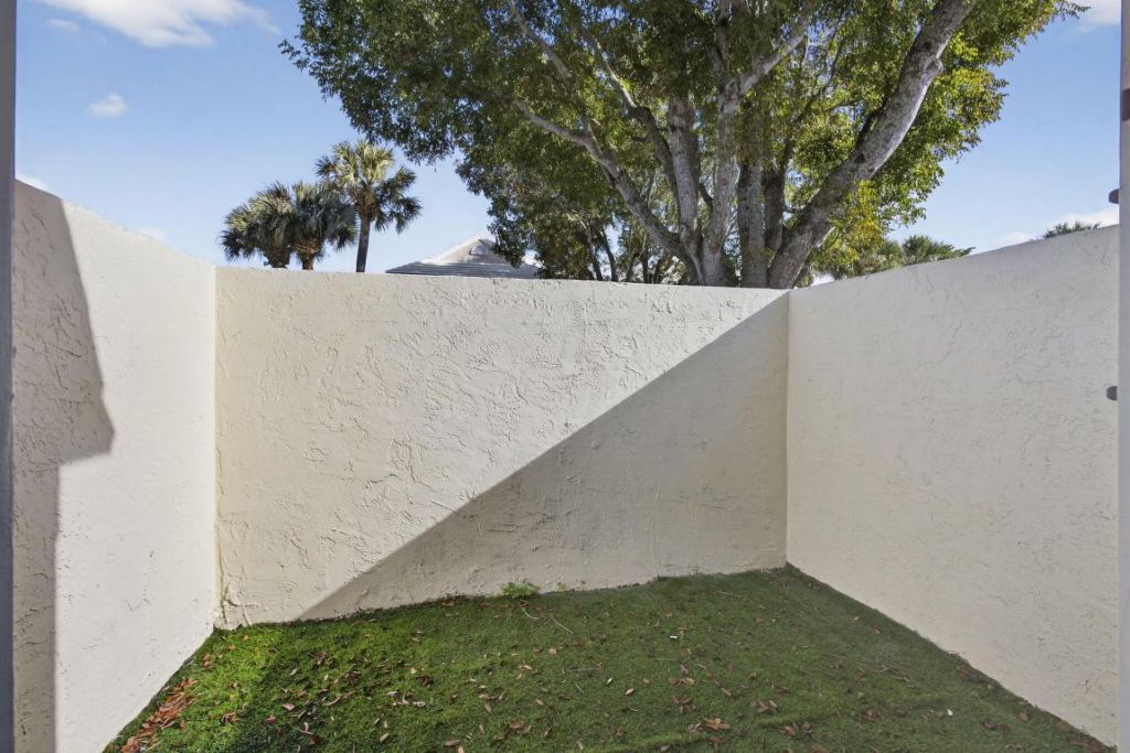 18 Selby Lane, Palm Beach Gardens, FL 33418 Photo