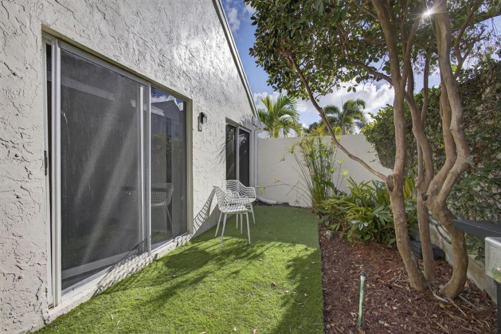 18 Selby Lane, Palm Beach Gardens, FL 33418 Photo