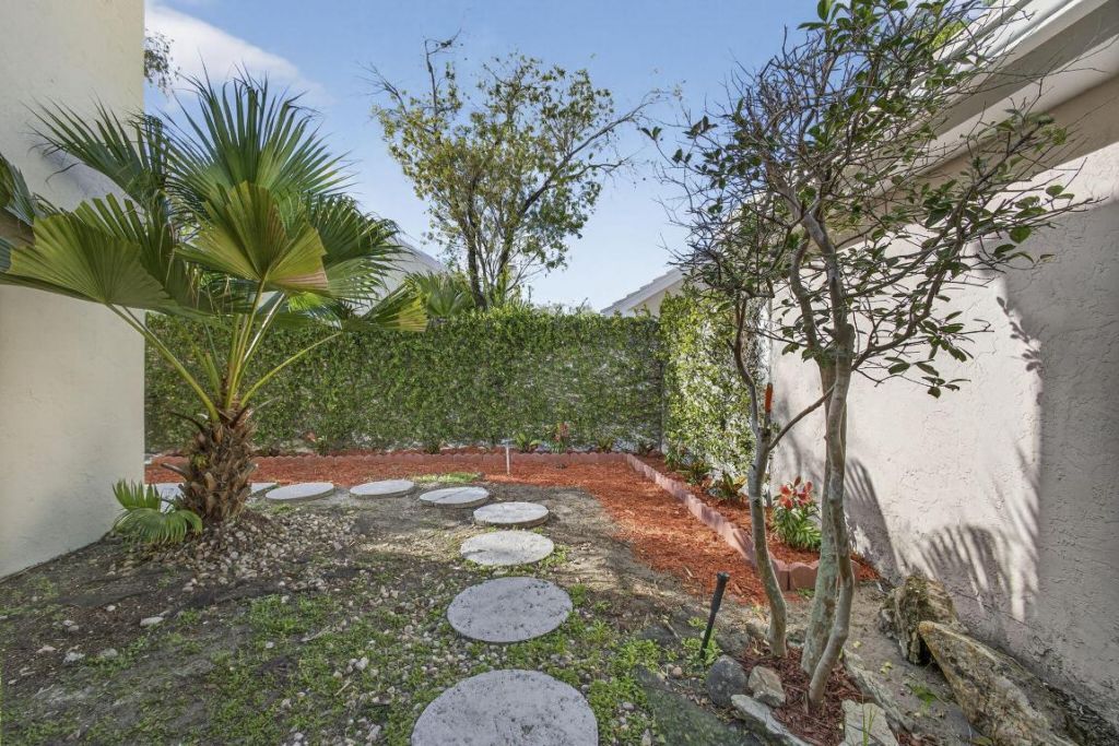 18 Selby Lane, Palm Beach Gardens, FL 33418 Photo