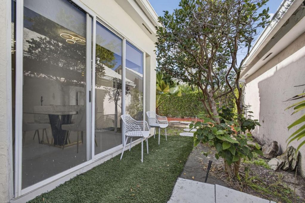 18 Selby Lane, Palm Beach Gardens, FL 33418 Photo