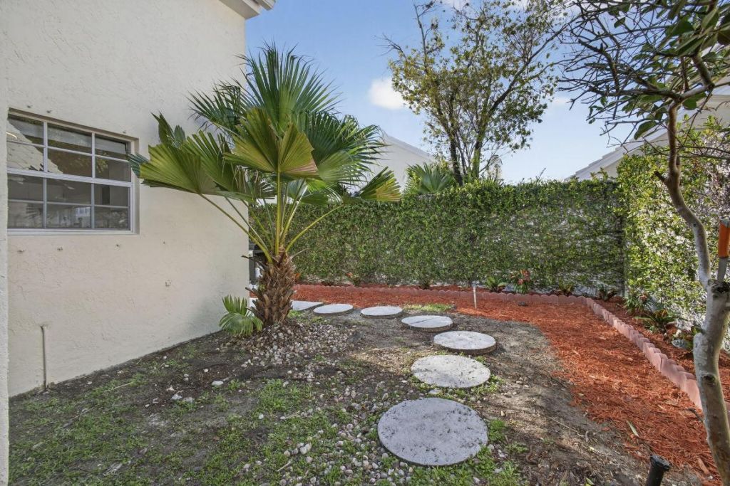 18 Selby Lane, Palm Beach Gardens, FL 33418 Photo