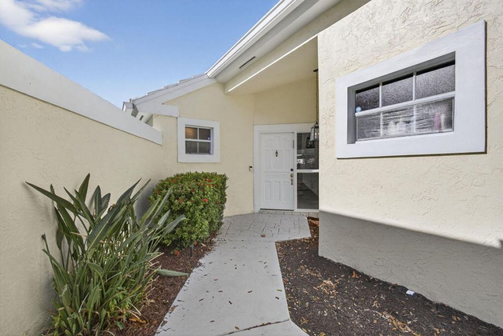 18 Selby Lane, Palm Beach Gardens, FL 33418 Photo