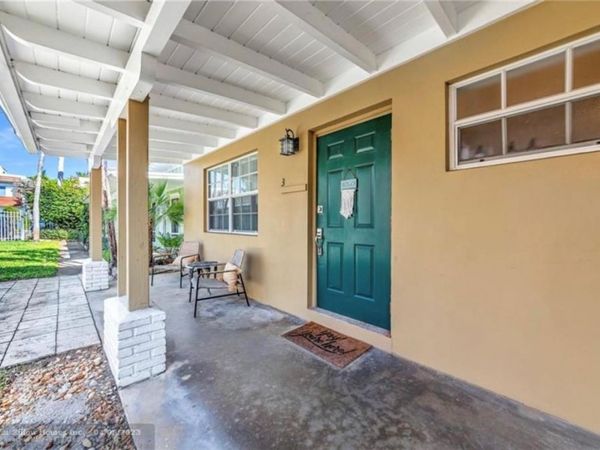 805 NE 17th Ave, Unit 3, Fort Lauderdale, FL 33304