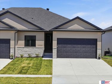 10520 Majestic Lane, Lincoln, NE 68527