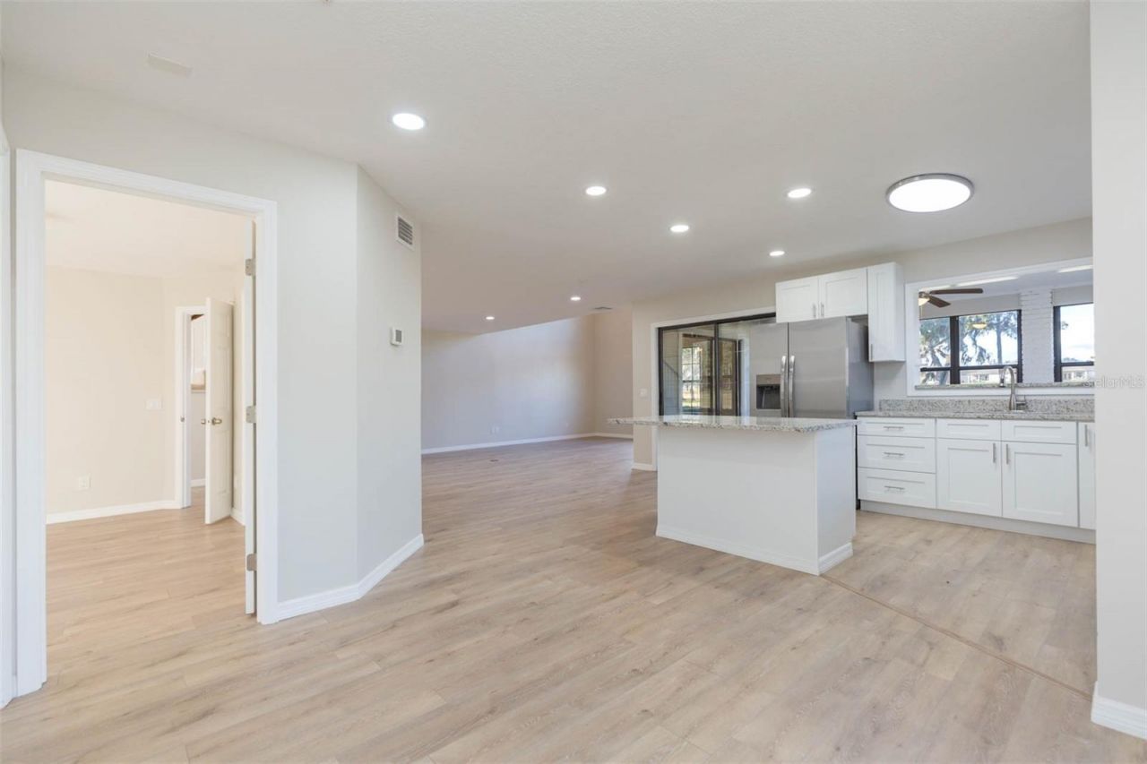 6545 Brentwood Drive, Zephyrhills, FL 33542 Photo