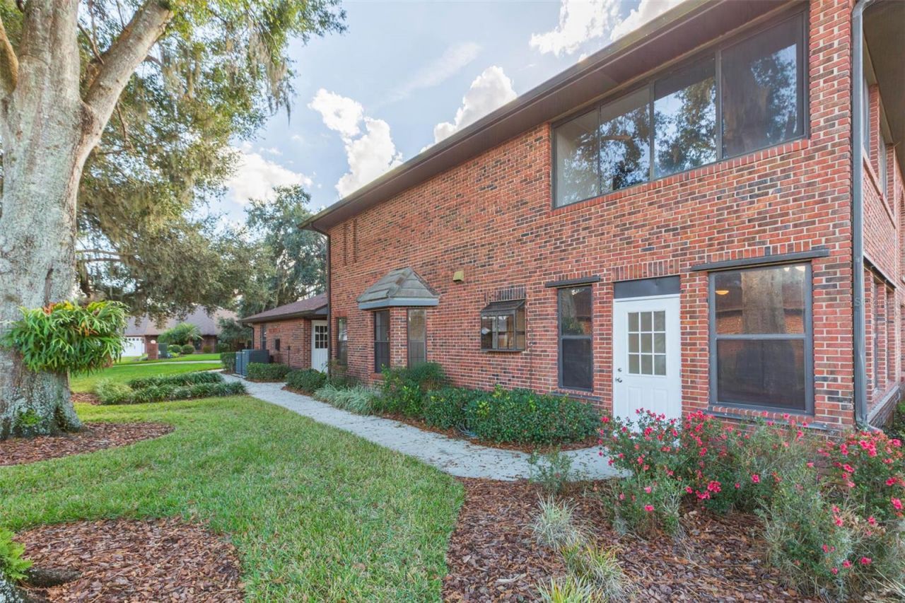 6545 Brentwood Drive, Zephyrhills, FL 33542 Photo